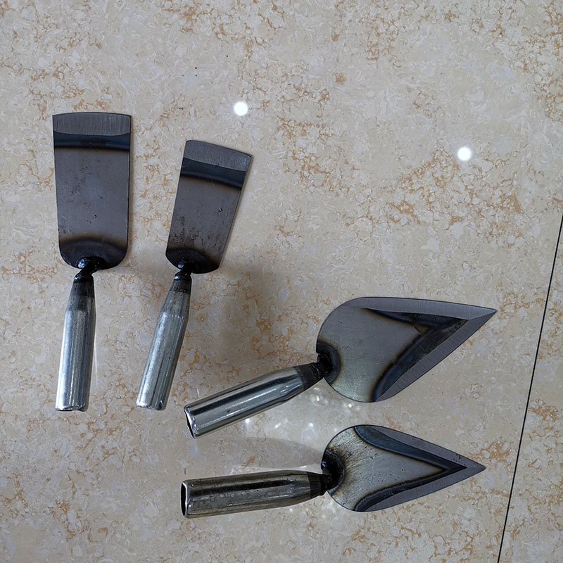 Heart-shaped small shovel manganese steel quenching garden vegetable garden tool agricultural shovel planting flowers digging roots digging wild vegetables