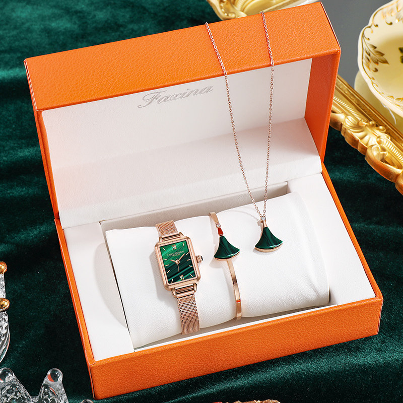 Amanie 2021 New Watches Lady Little Green Watch Small Crowd Light Extravagant Students 520 Gift to Girlfriend Women Watch