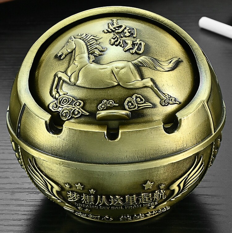 European-style home living room ashtray creative personality trend with cover anti-fall light luxury large retro anti-fly ash smoke smell