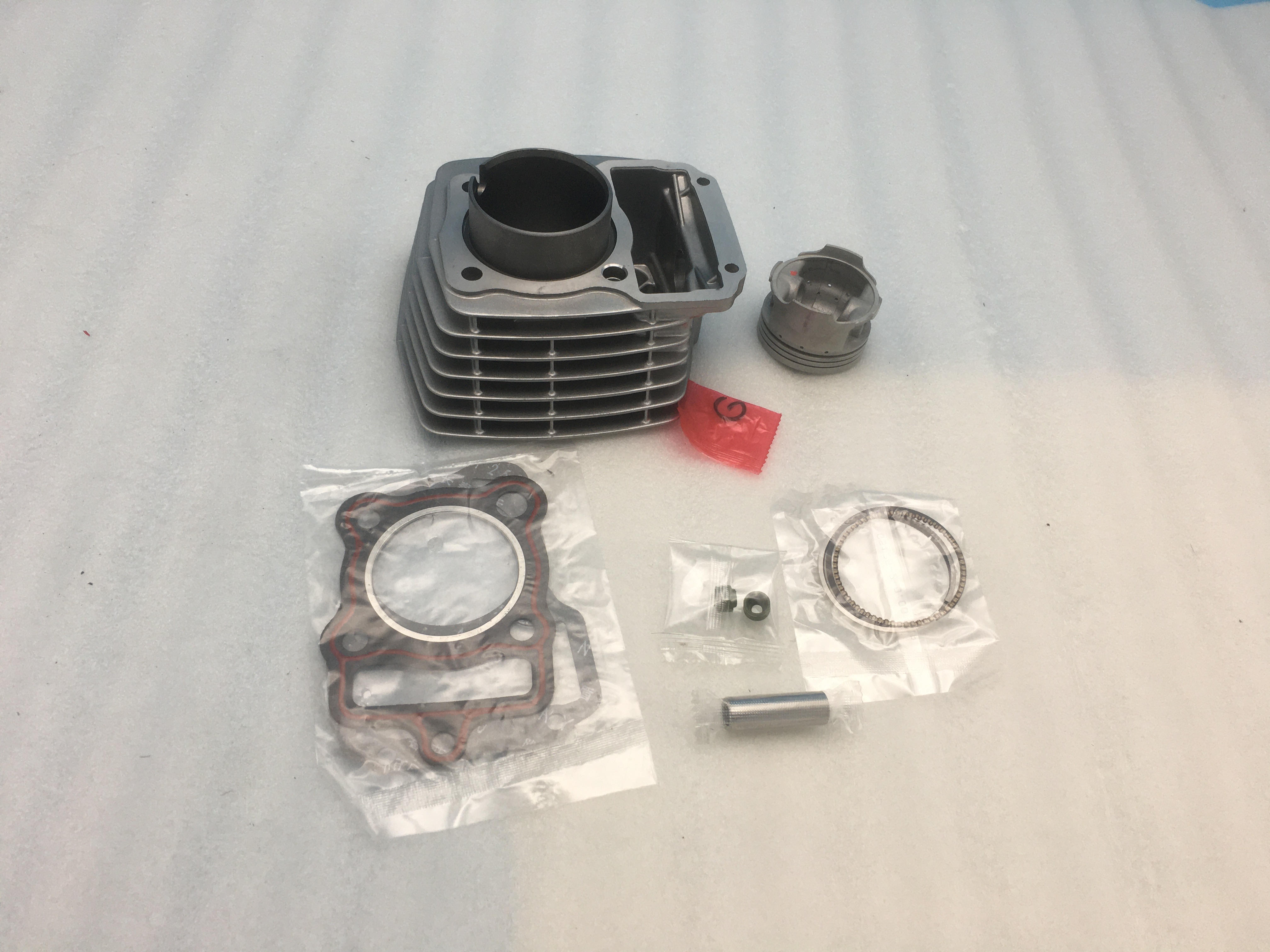 Accessories Apply Locomotive Golden Jubilee King QJ125-6A6B6K6G6N18A19A Countries Three Sets of cylinder-cylinder cylinder bodies