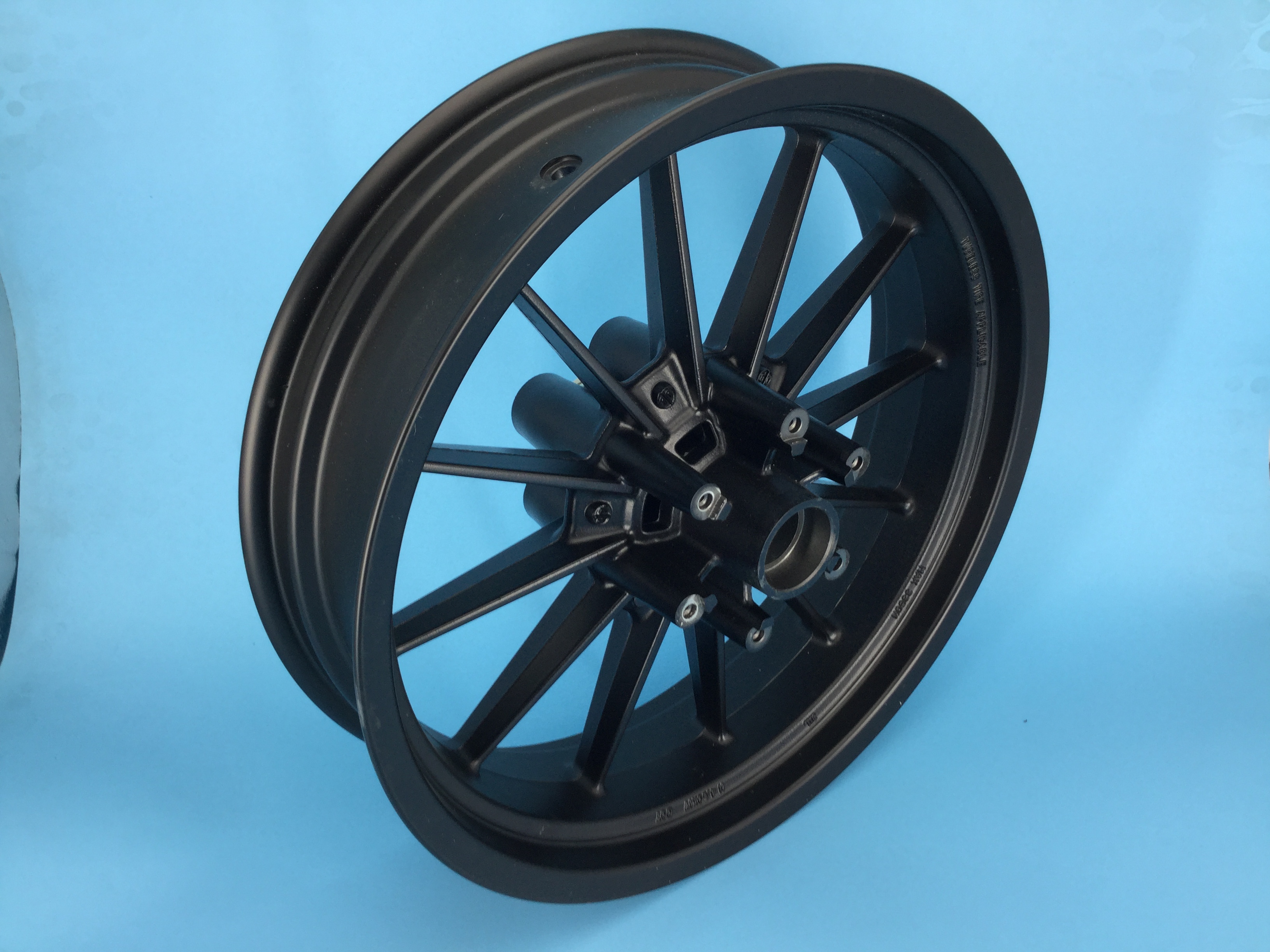 Accessories suitable for locomotive Huanglong locomotive steel ring Sapphire BJ300GS front rim aluminum alloy front and rear wheels