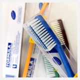 Новая версия зубной щетки для красоты Западной Германии увеличивает твердую зубную щетку для волос в головке кисти.