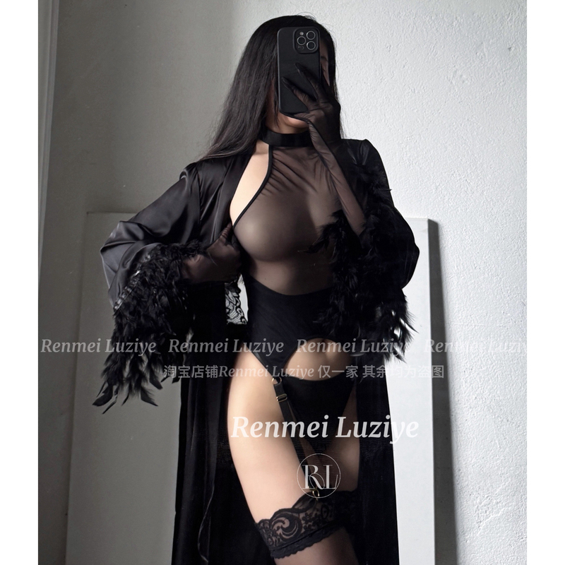 Renmeiluziye【Inexpressible】Sexy High-End See-Through Alluring Wireless Halter Neck Lingerie for Mature Women in Black Renmeiluziye【Inexpressible】Sexy High-End See-Through Alluring Wireless Halter Neck Lingerie for Mature Women in Black