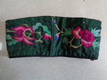 Pure hand embroidered seedlings embroidery pieces old embroidery National embroidery pine peach embroidery * flower embroidery pieces 35