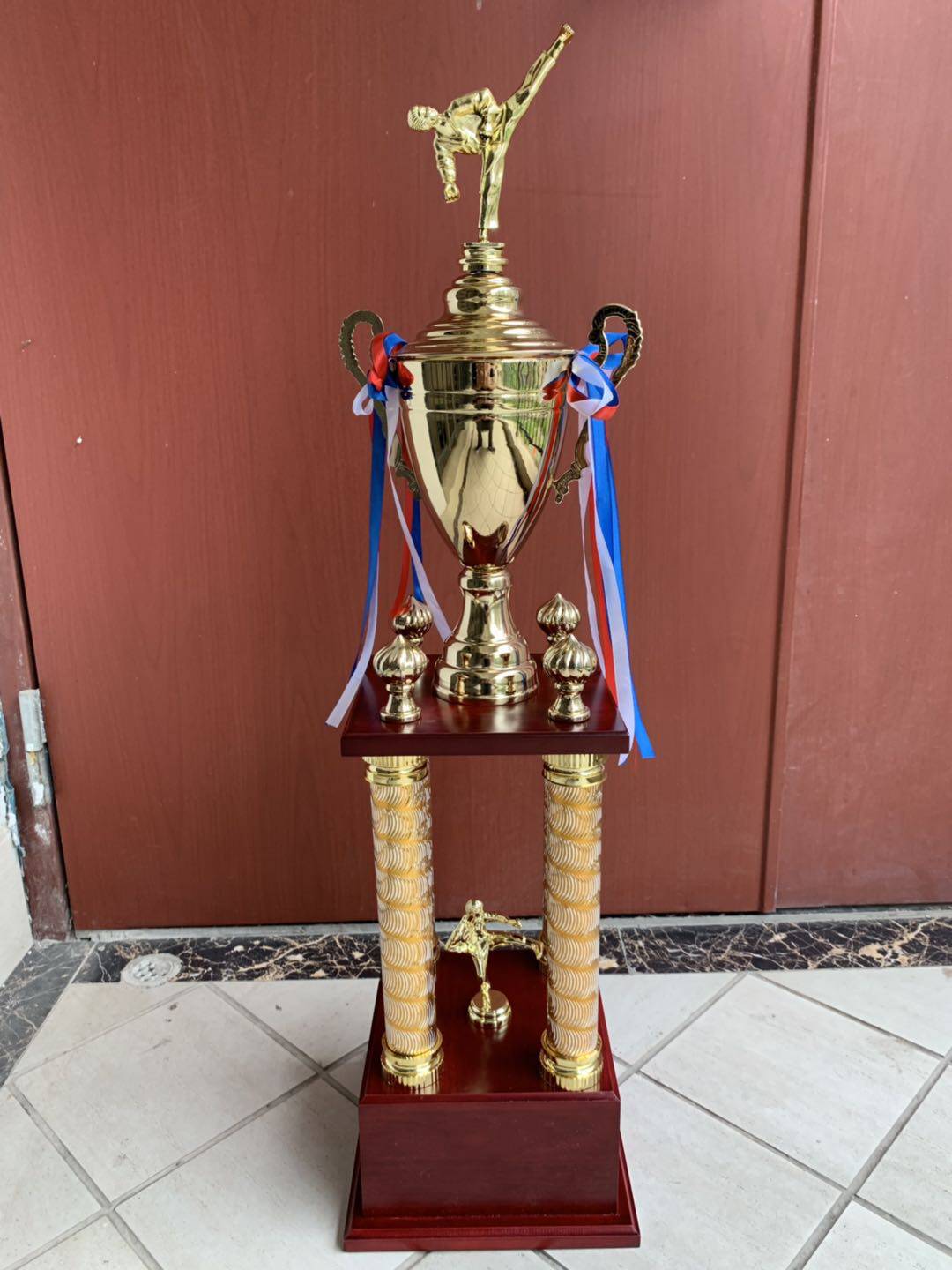 High-grade trophy champion trophy taekwondo high-grade four-post large trophy custom metal award wooden base excellent soul cup
