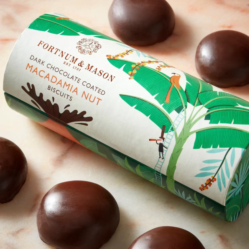 Requires 4 Weeks for Delivery: Fortnum & Mason Rich Flip-Top Gift Box from the Uk as a Souvenir Requires 4 Weeks for Delivery: Fortnum & Mason Rich Flip-Top Gift Box from the Uk as a Souvenir