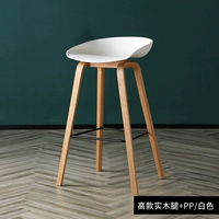 Белая поверхность оригинальная деревянная фута высотой -75 см