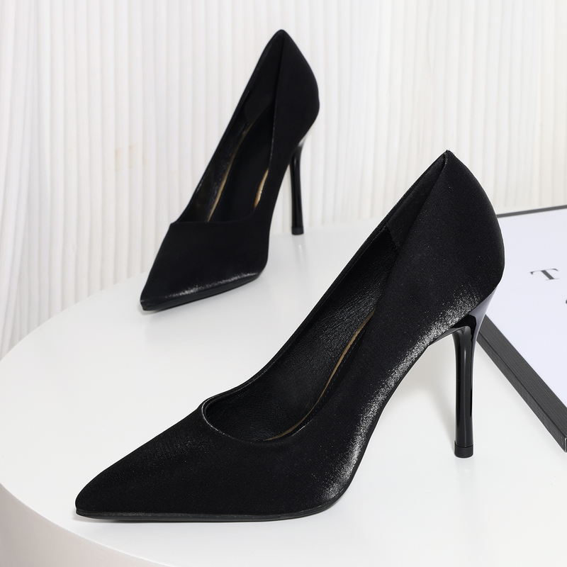 2026 New Versatile Gold Silk Satin Black Professional High Heels for Women, Stiletto Heel, Pointed Toe Sexy Single Shoes for Women