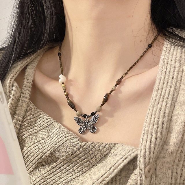 LEMON retro beaded butterfly necklace 2023 ໃຫມ່ hot sweater necklace ການອອກແບບສູງ niche ແມ່ຍິງແບບບູຮານ