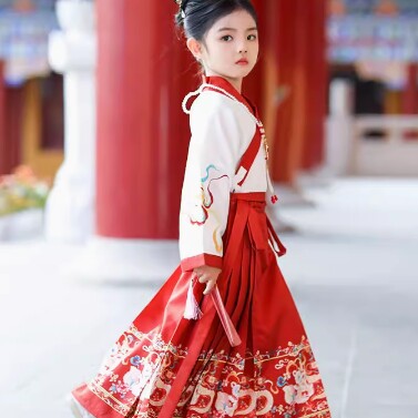 三盛潮服影楼服装厂的LOGO
