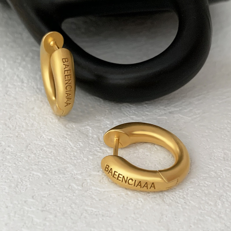 B home gold earrings female plain ear buckle earrings light luxury niche high-end retro temperament earrings small fragrance ear needles