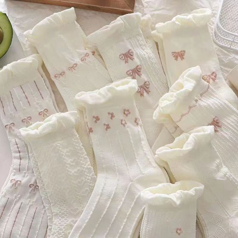 White Lace Socks for Women with Bow, Mid-Calf Socks, Thin and Breathable for Spring and Autumn, Preppy Style, Trendy and Versatile Long Socks