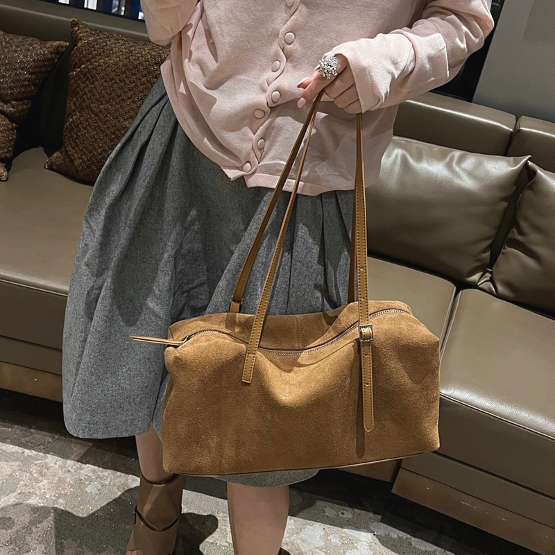 2026 Autumn and Winter Suede Women's Bag High-End Matte Leather Pillow Bag Women's Boston Shoulder Bag Commuting Underarm Bag 2026 Autumn and Winter Suede Women's Bag High-End Matte Leather Pillow Bag Women's Boston Shoulder Bag Commuting Underarm Bag