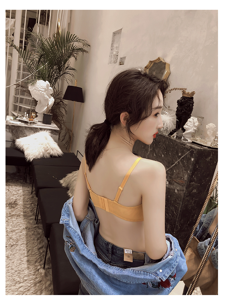 He Yun Ge dày lên ngực áo lót ren đặt mà không có vòng ngực thép thoải mái ngực nhỏ tập hợp trên các hỗ trợ áo ngực màu đỏ - Bộ đồ lót đồ lót đẹp