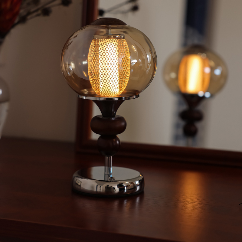 Second-Hand Solid Wood Palace-Style Table Lamp, Rechargeable Touch Switch, Study Room, Bedroom Bedside Lamp, Decorative Ambiance Night Light Second-Hand Solid Wood Palace-Style Table Lamp, Rechargeable Touch Switch, Study Room, Bedroom Bedside Lamp, Decorative Ambiance Night Light