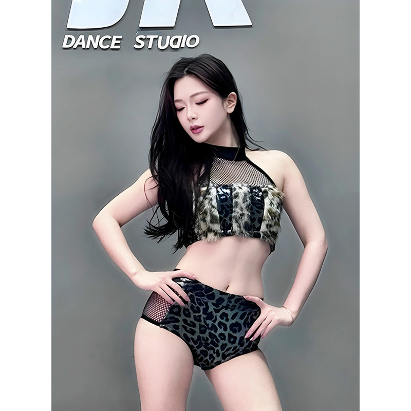 Jazz Dance Sexy Suspender Shorts Set Laser Leopard Print Mesh Tank Top Shorts Fur Halter Dance Shorts