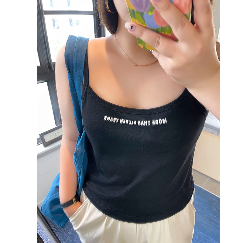 Autumn and winter small hitch wood ideal large size Inner lap black letter short style harness vest 200 catty