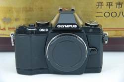 Olympus OM-D E-M5 ກ້ອງດິຈີຕອລ mirrorless flip ຈໍ Full HD ວິດີໂອ 16 ລ້ານ