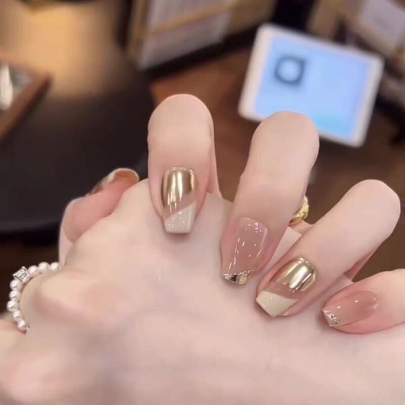 Purely Handmade Short Nail Stickers with a Stylish Diagonal French Design in Magic Pink, Wearable Nails That Enhance Complexion, Removable Nail Stickers