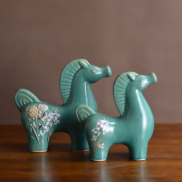 Rain tong ceramic desktop animal furnishing articles about horse horse Nordic household ceramics handicraft decoration the opened a housewarming gift