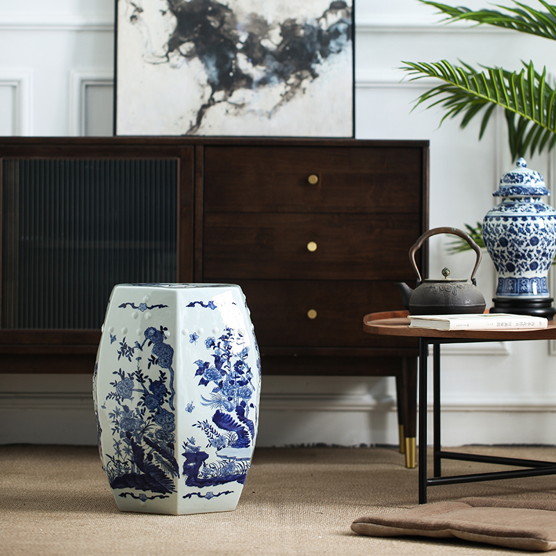 Ceramic drum who blue - and - white porcelain who the new Chinese style classical Ming and the qing dynasties hollow - out archaize who decoration who in shoes who sits who