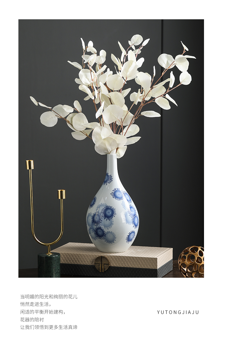 Jingdezhen rain tong household heat household minimalist designer tattoo art ceramic vase of blue and white porcelain vase