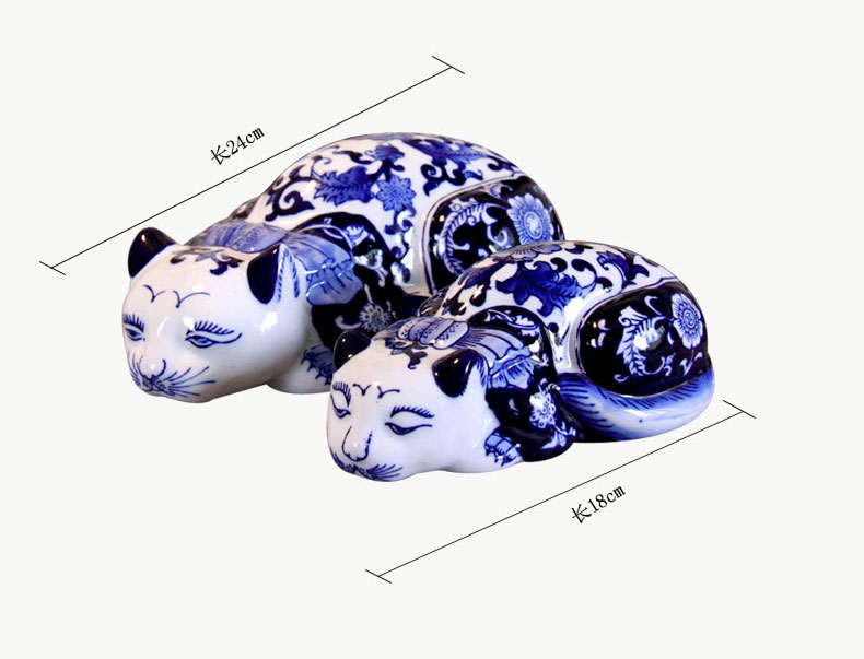 Jingdezhen blue and white porcelain, lovely languid is lazy cat cat cat ceramics handicraft furnishing articles home decoration interior decoration