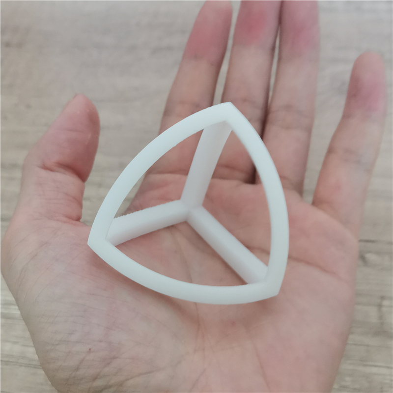 3D プリント中空レロ三角形マイズネレロ四面体の装飾品教育展示科学教育博物館幾何学