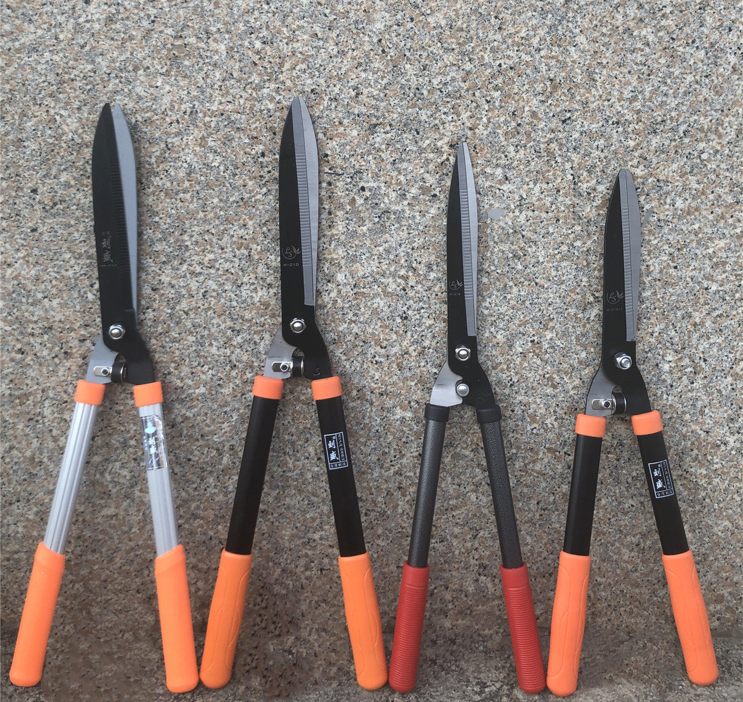 Taiwan's Liu Shengping Cut the green fence sheared shrub Grass Cutting Lawn cutting the garden art Tools big scissors branches to cut the whole branch cut-Taobao