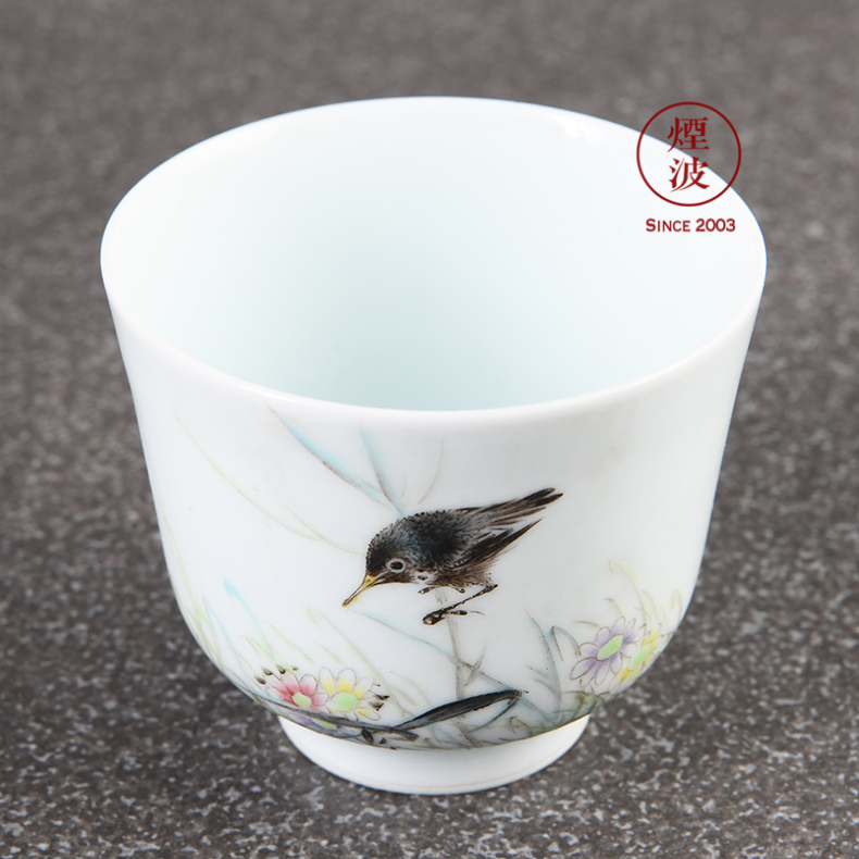 Those jingdezhen bo far hall hand - made famille rose porcelain bead mountain eight friends reed cup bird collection model