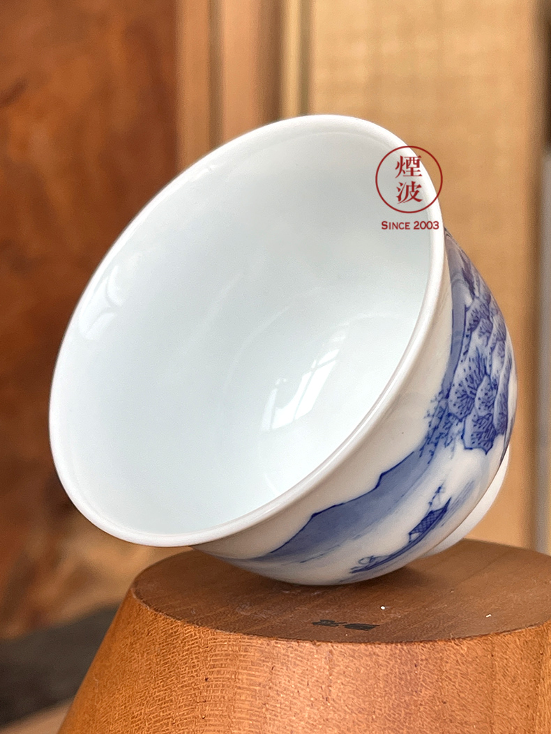 Jingdezhen spring auspicious jade Zou Jun up and the blue and white water rafting hut the bell cup eight new system