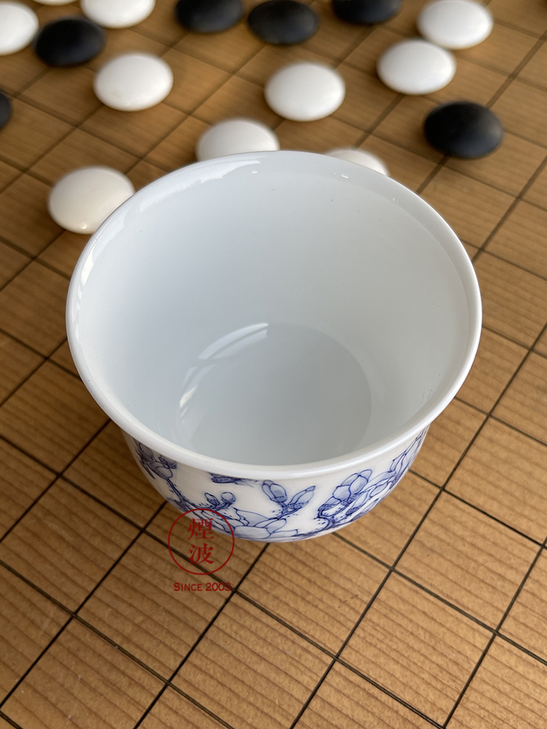 Jingdezhen blue and white flower on bamboo nine calcinations hand - made porcelain hand cup cup sample tea cup