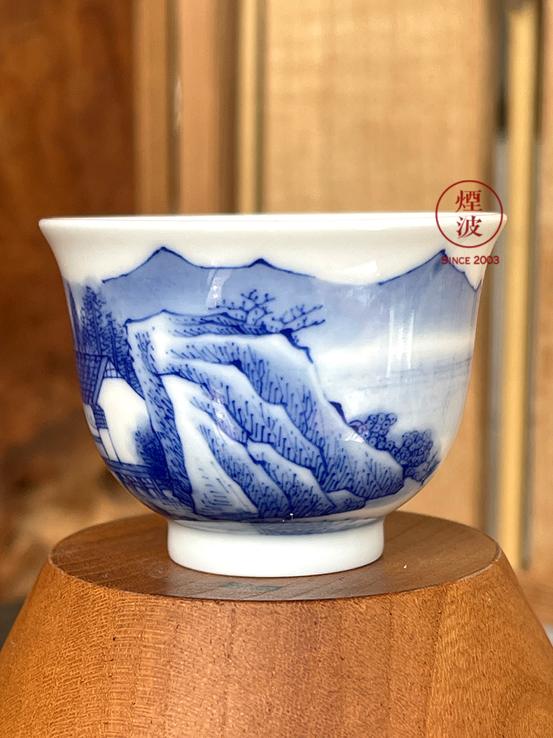 Jingdezhen spring auspicious jade Zou Jun up and the blue and white water rafting hut the bell cup eight new system