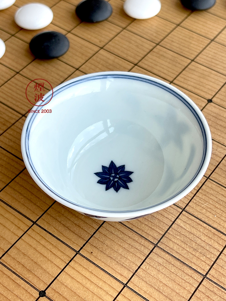 Jingdezhen spring auspicious jade Zou Jun up and imitation Ming blue and white tie up eight new system branch lilies painting sketch cup expressions using