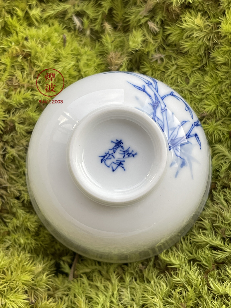 Jingdezhen blue and white flower on bamboo nine calcinations hand - made porcelain hand cup cup sample tea cup