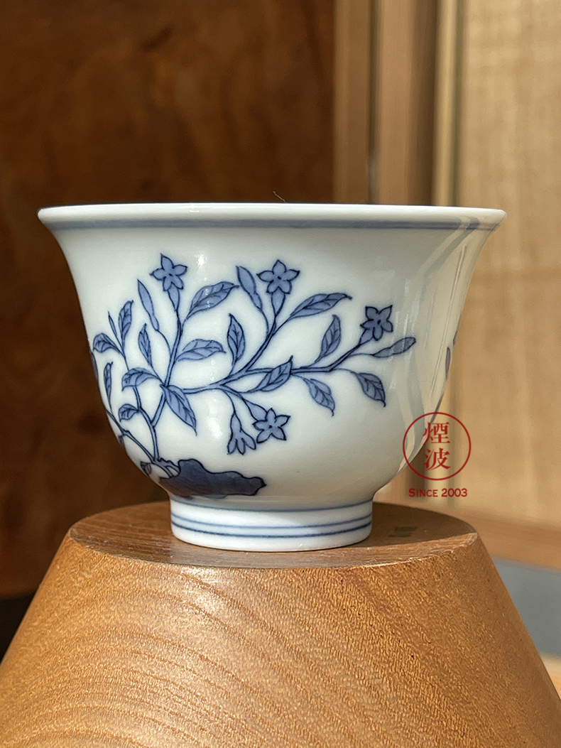 Jingdezhen spring auspicious jade Zou Jun up system with imitation in blue and white cow flowers and birds painting of the bell cup