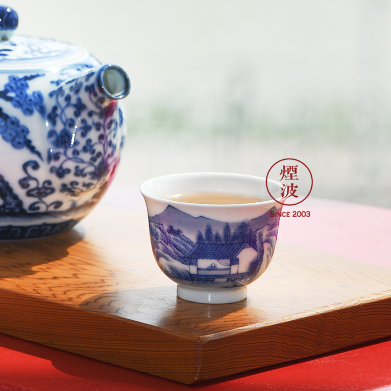 Jingdezhen spring auspicious jade Zou Jun up and the blue and white water rafting hut the bell cup eight new system