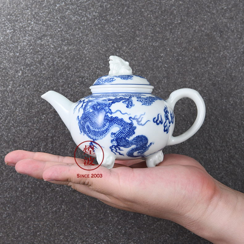 Those jingdezhen lesser RuanDingRong made lesser snow dragon grain beast new three - legged pot CiHu