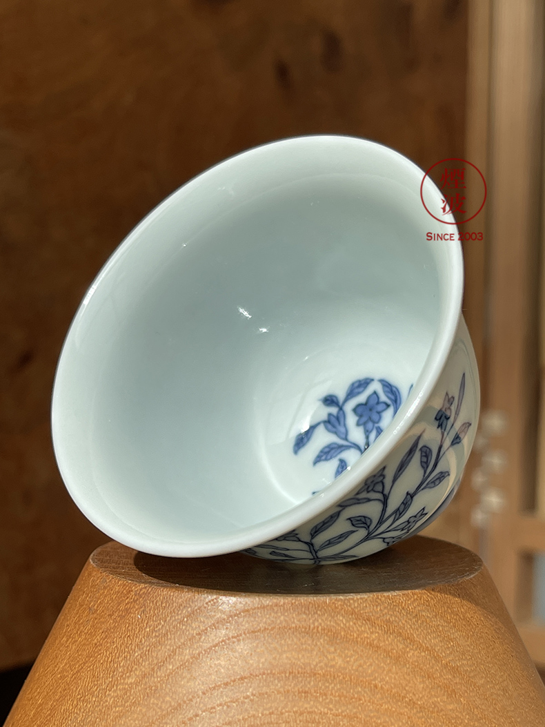 Jingdezhen spring auspicious jade Zou Jun up system with imitation in blue and white cow flowers and birds painting of the bell cup