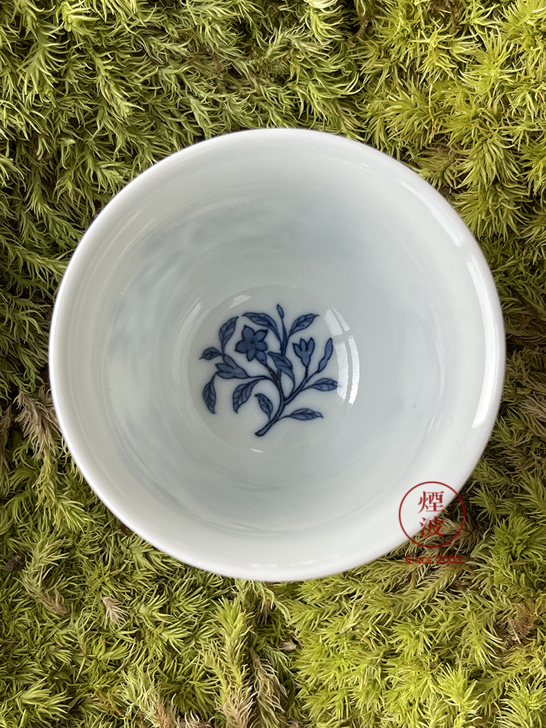 Jingdezhen spring auspicious jade Zou Jun up system with imitation in blue and white cow flowers and birds painting of the bell cup