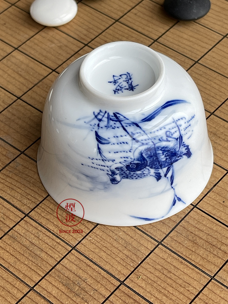 Infiltrator (#) blue and white porcelain of jingdezhen nine calcinations hand - made of blue and white porcelain LuYan pressure hand a cup of tea cups