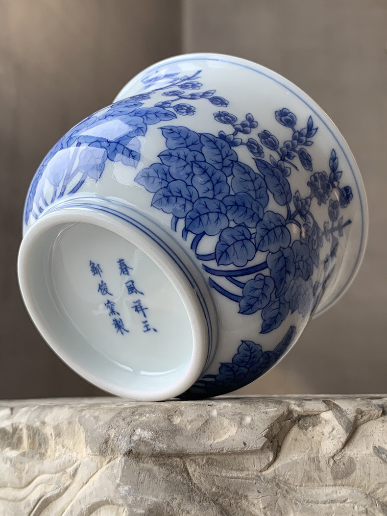 Jingdezhen spring auspicious jade Zou Jun up the system model of blue and white porcelain earth fo flowers jiang hua furnace type cup drawing