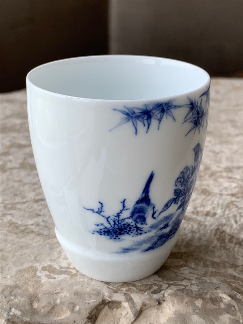 Those jingdezhen nine calcinations hand - made of blue and white porcelain painting of flowers and edify kudan hand cup tea cups