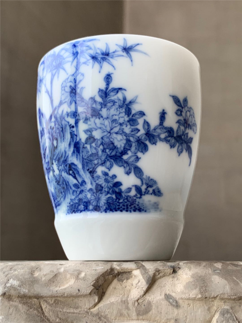 Those jingdezhen nine calcinations hand - made of blue and white porcelain painting of flowers and edify kudan hand cup tea cups