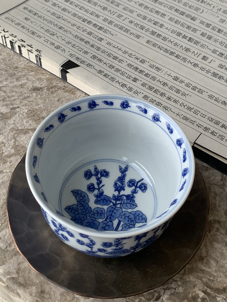 Jingdezhen spring auspicious jade Zou Jun up the system model of blue and white porcelain earth fo flowers jiang hua furnace type cup drawing