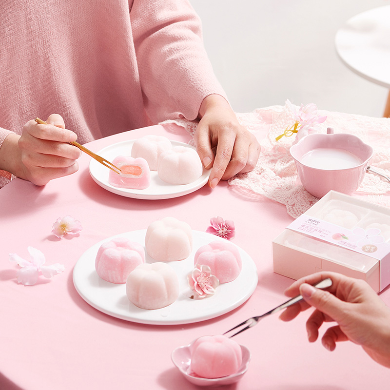 来伊份 国潮糕点 樱花型麻薯 160g*2件 聚划算双重优惠折后￥16.9包邮（拍2件）