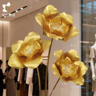 Giant simulated gold foil rose internet celebrity beauty display attraction