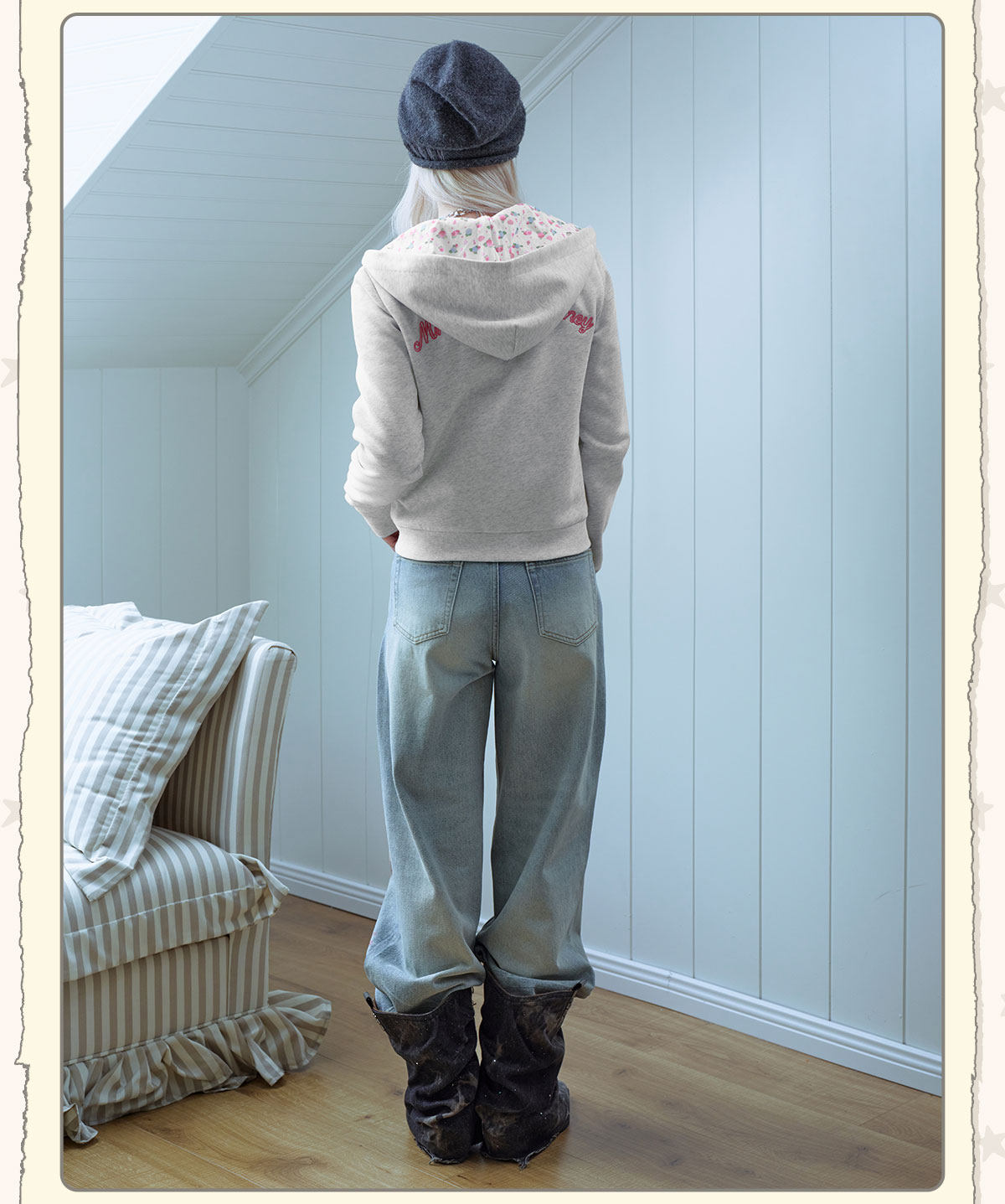 MEDM Heart Print Cropped Zip-Up Hoodie