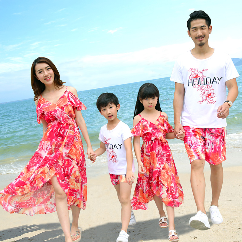 Gia đình thân thiện với gia đình trọn vẹn 2018 hè đi biển gia đình ba chiếc váy bốn cửa đi biển bên mẹ pijama cho mẹ và bé