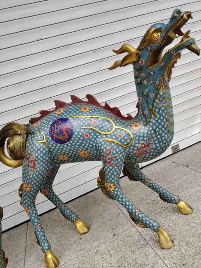 中国古美術・旧蔵鎏金鎏银の麒麟置物・瑞獣・純銅制・高浮彫・案頭・文房・禮品・風水 中国古美術・旧蔵鎏金鎏银の麒麟置物・瑞獣・純銅制・高浮彫・